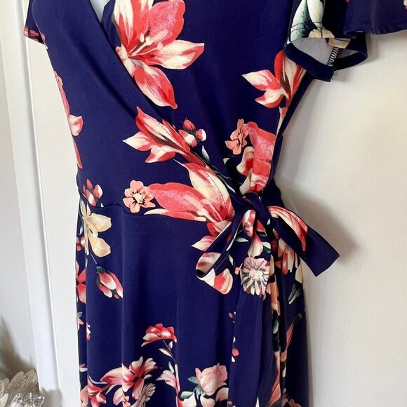 BY & BY NAVY FLORAL WRAP STYLE DRESS SIZE MEDIUM - Picture 7 of 13
